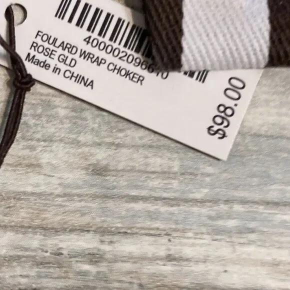 Henri Bendel Wrap Choker Necklace NWT MSRP 98.00 Tan  Leather‎ Gold Tone Pendant - Picture 6 of 10